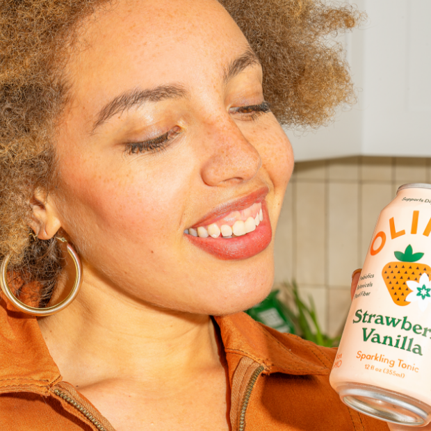 Olipop Strawberry Vanilla Prebiotic Natural Soda
